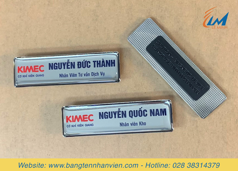 bảng tên cài áo nhân viên đồng mạ bạc