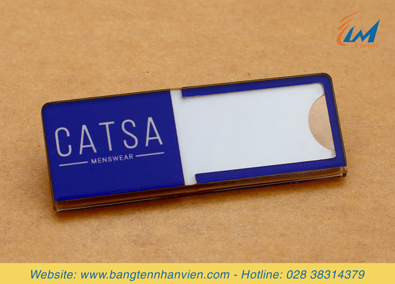 bảng tên thay tên nhân viên bằng mica nhẹ, rẻ, bền đẹp