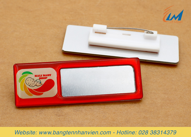 bảng tên thay tên nhân viên nhôm tùy chỉnh in uv phủ keo