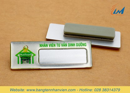Thẻ cài áo thay tên, bảng tên thay tên Nutifood