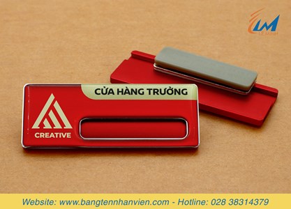 Bảng tên đeo áo, thẻ tên nhân viên nha khoa Ysmiles