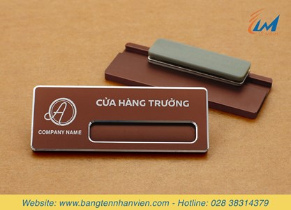 Bảng tên đeo áo, thẻ tên nhân viên nha khoa Ysmiles