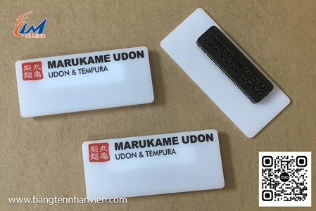 Làm bảng tên Mica giá rẻ